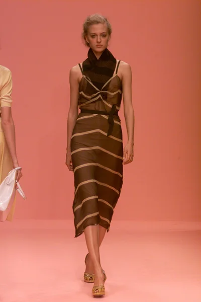 Look 12